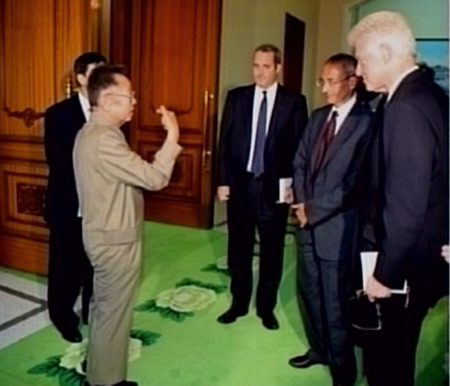 Clinton meets Kim Jong-il: Yonhap