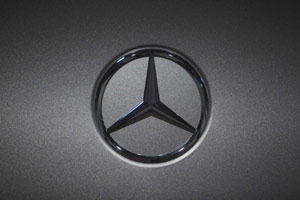 Mercedes leads luxury-car discounts in China