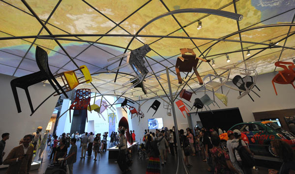 Italian fashion lures visitors at Expo