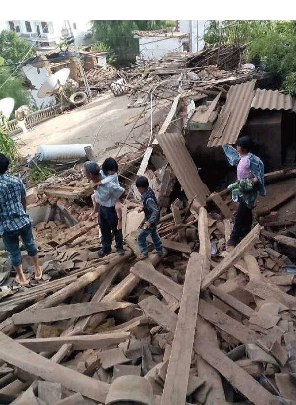 Rescuers race against time after SW China quake