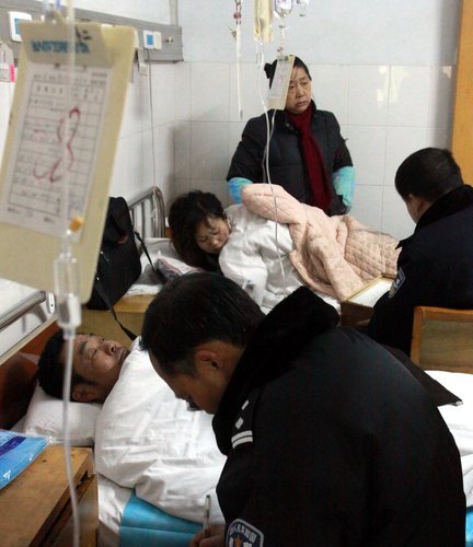 Bus crash kills seven, injures 19 in central China