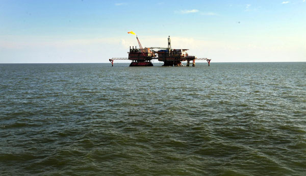 The Jinzhou 9-3 oil-drilling rig, located in Liaodong Bay, in North China’s Bohai Sea, Oct 15, 2011. Oil leak spotted in North China