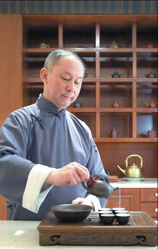 Tea master Xie Siwen enjoys passing on his knowledge of tea and drinking tea to guests at the Ritz-Carlton in Beijing. Photos Provided to China Daily Taste and local culture
