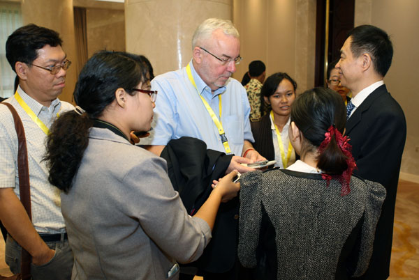 Journalists gather in Chengdu for interview tour