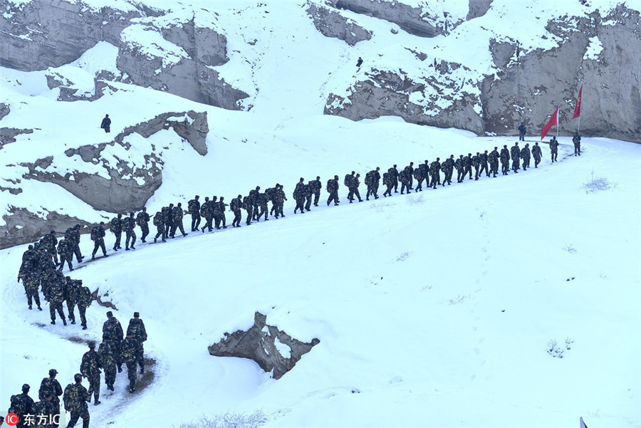 A glimpse into how workers brave freezing cold