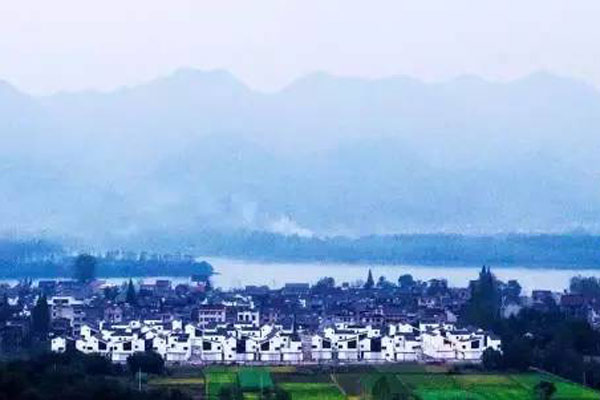 Rural buildings resemble famous painting