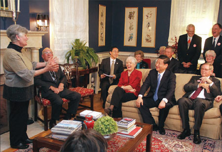 VP charms Muscatine at reunion