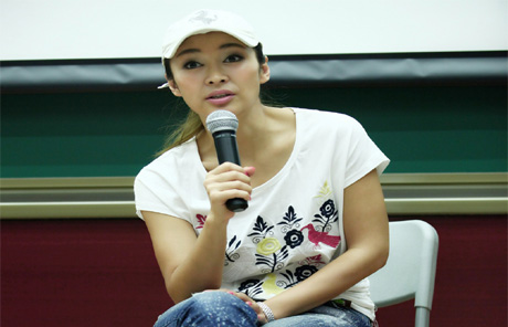 梁靜：巡展給我一種零片酬出演的快感