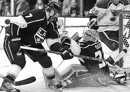 LA Kings' Quick blanks Blues 1-0