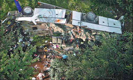 Italian bus plunge kills 39