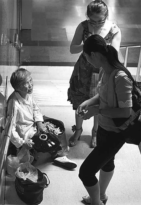 Flower grannies keep a fragrant tradition alive