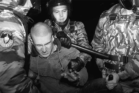 Hundreds held in Moscow riots