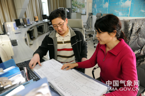 新春走基層 在崗位上迎接新春第一縷陽(yáng)光