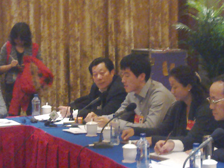 劉翔：年輕人要重視體育鍛煉