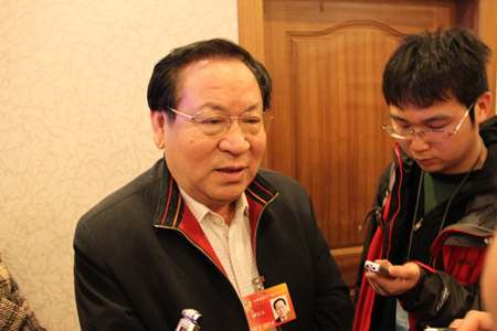 教育科技屆政協(xié)委員受媒體追捧