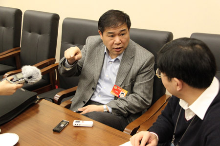 教育科技屆政協(xié)委員受媒體追捧