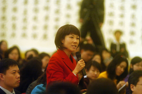 2010兩會(huì)：女記者身影