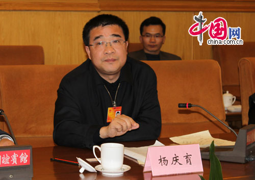 楊慶育代表：簡單議案應(yīng)建立快速答復(fù)機(jī)制