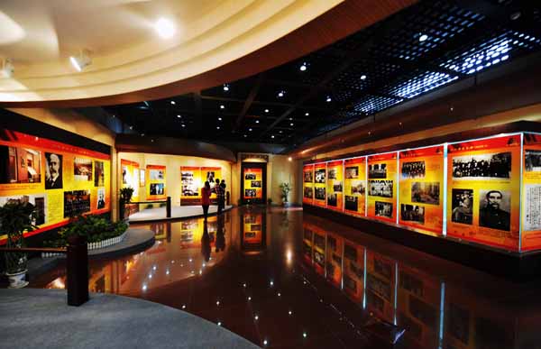 紀(jì)念辛亥革命100周年大型圖片展在韶山開展