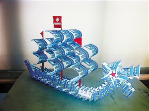 文博會(huì)深圳彩民玩創(chuàng)意 手工藝術(shù)品精彩亮相(圖)