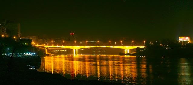 內(nèi)江城市建設新景（沱江沿岸景觀）