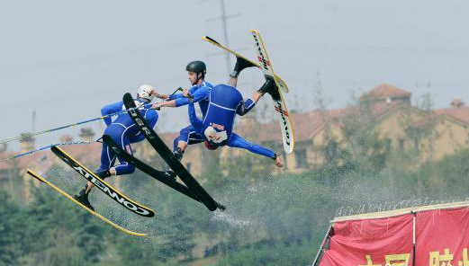 中澳藝術(shù)滑水膠州開戰(zhàn) 中國藝術(shù)滑水