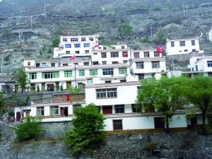 媒體探訪汶川居民:災(zāi)后重建使汶川發(fā)展提速30年