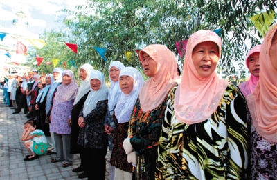 寧夏穆斯林歡度開齋節(jié)