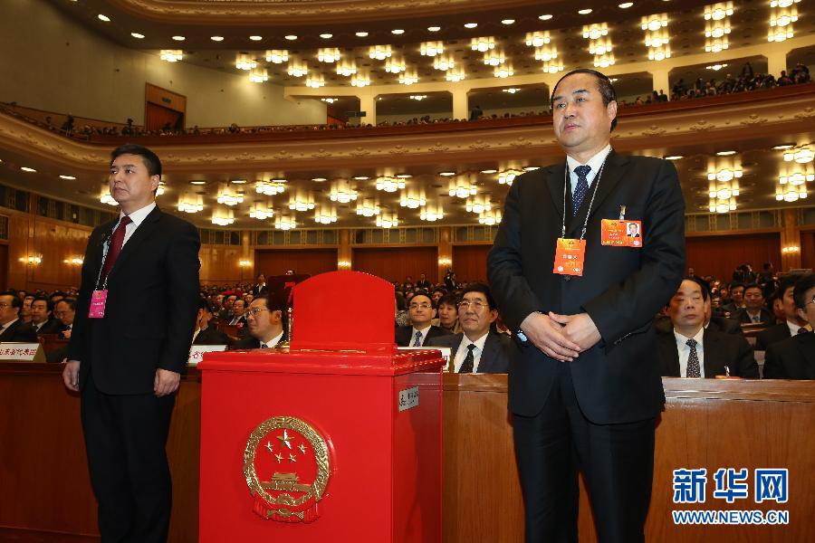 十二屆全國人大一次會議舉行第六次全體會議