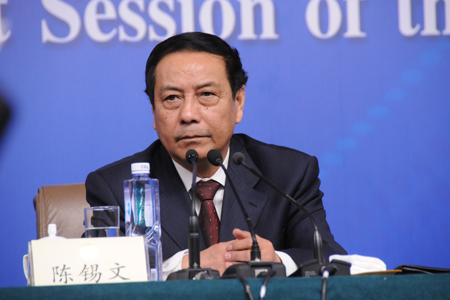 全國(guó)政協(xié)委員、中央農(nóng)村工作領(lǐng)導(dǎo)小組副組長(zhǎng)陳錫文