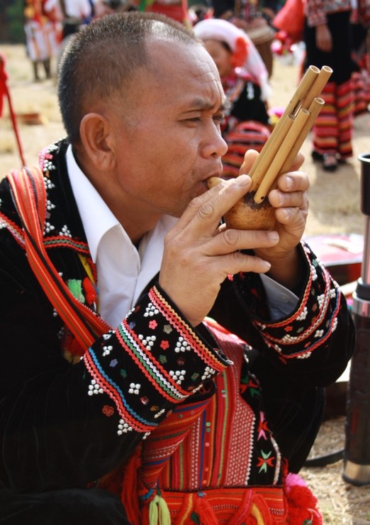 云南各族兒女多華彩 絢麗服飾最搶眼（組圖）