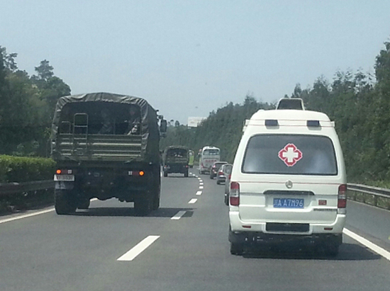 四川省食品安全辦確保災(zāi)區(qū)食品衛(wèi)生安全