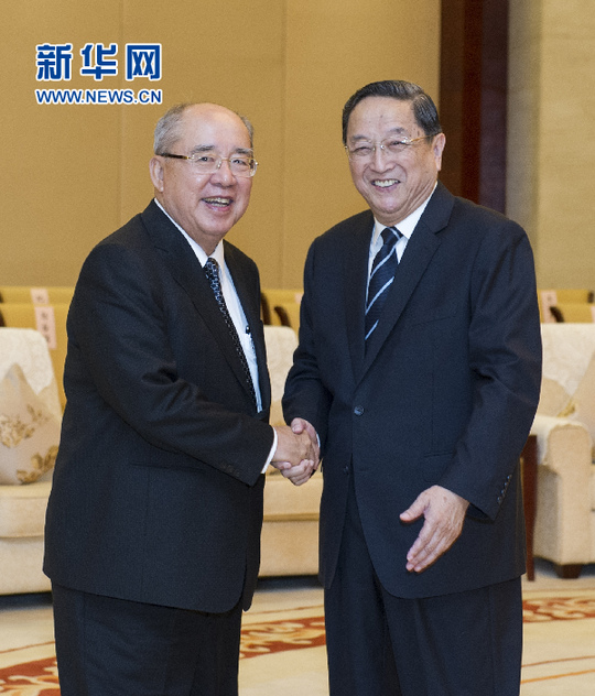 俞正聲表示，兩岸關(guān)系和平發(fā)展要拓展新局面、開辟新前景