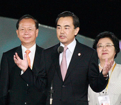 王毅：兩岸民眾成為兩岸交流交往的主體