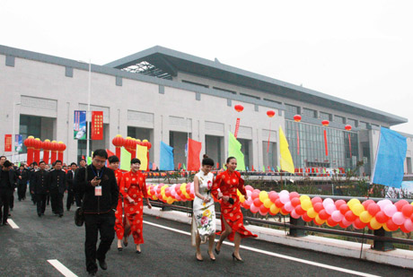 福建鐵路三線開通六線一站開工 投資超千億