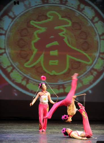 大陸和平小天使在臺(tái)舉行專場(chǎng)演出