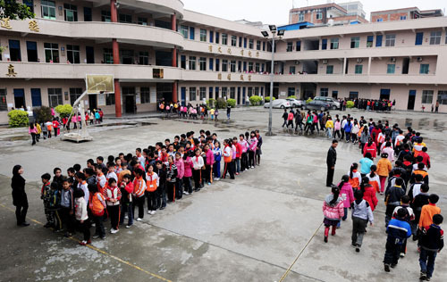 十萬外來工子女晉江喜上學(xué)