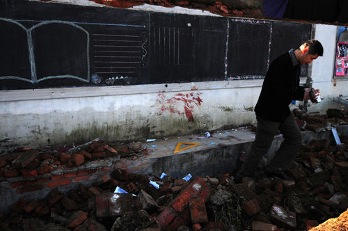 福州墻體倒塌砸死學(xué)生學(xué)校校長被停職