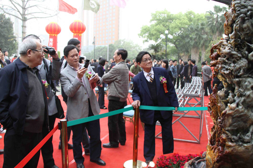 世界最大壽山石雕《春聲賦》赴滬亮相世博會(圖)