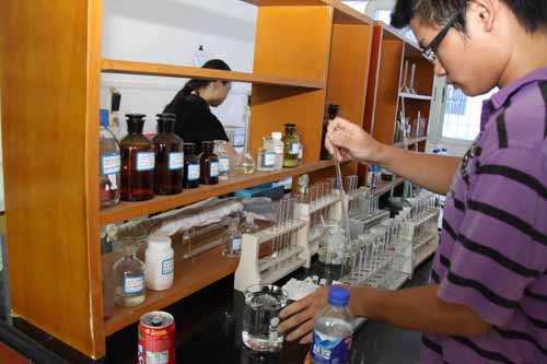 上杭縣環(huán)保部門每日檢測汀江水質(zhì)均穩(wěn)定達標