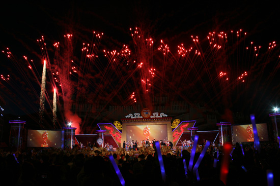 2011年拉薩雪頓節(jié)首次在晚上舉行開(kāi)幕式