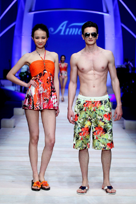 “游輪上的時(shí)尚盛宴”−愛慕2012泳裝發(fā)布