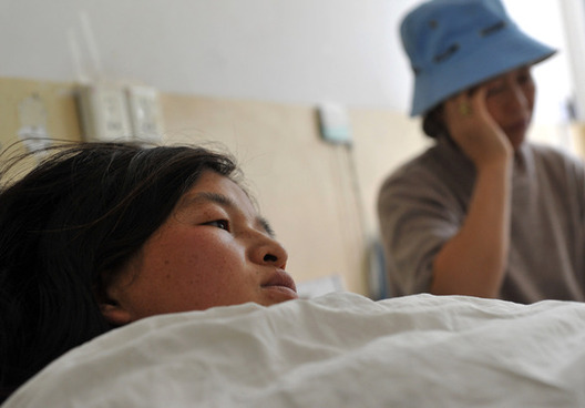 把孕婦“當(dāng)球踢”拷問(wèn)醫(yī)德