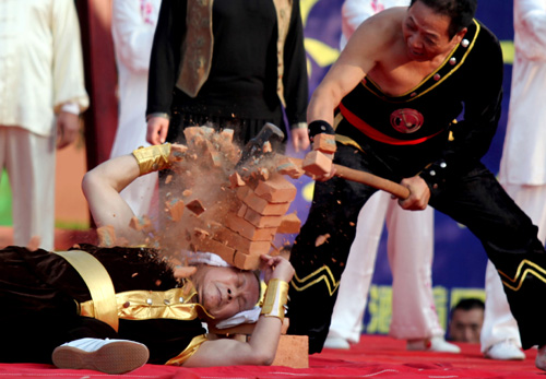 南少林武術文化節(jié)開幕 武僧展絕技