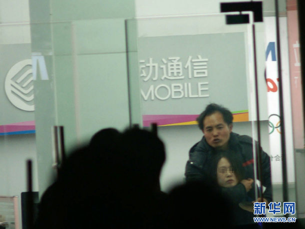 江蘇阜寧一男子搶劫珠寶店并挾持人質(zhì)