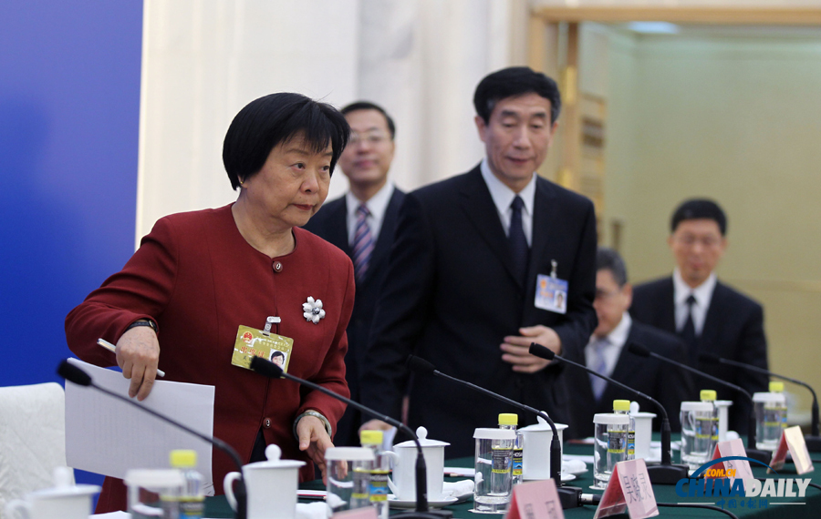 全國(guó)人大常委會(huì)通過(guò)《關(guān)于加強(qiáng)網(wǎng)絡(luò)信息保護(hù)的決定》