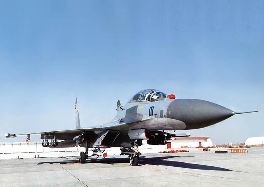 高清組圖：中國空軍蘇-27UBK型戰(zhàn)斗教練機(jī)