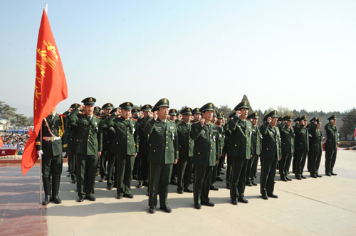 甘肅消防總隊(duì)舉行清明祭掃革命烈士陵園活動(dòng)