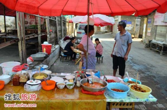 滇西春色擋不住　孔雀之鄉(xiāng)德宏體驗邊境文化