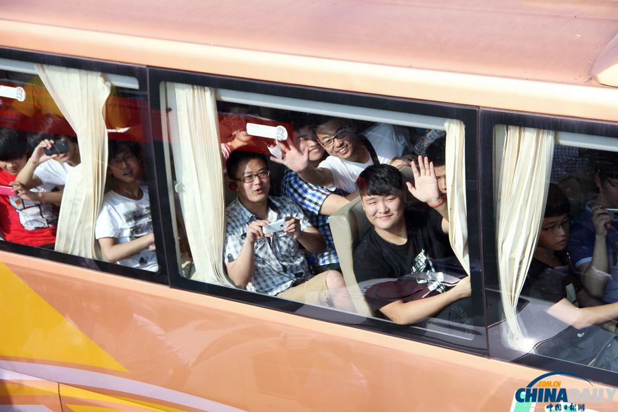 安徽六安:萬人大送考